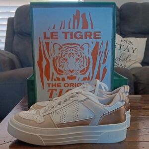 Le Tigre Cream and Gold Casual Platform Sneakers